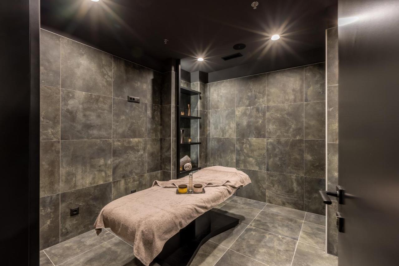 Cora Hotel Сплит Экстерьер фото