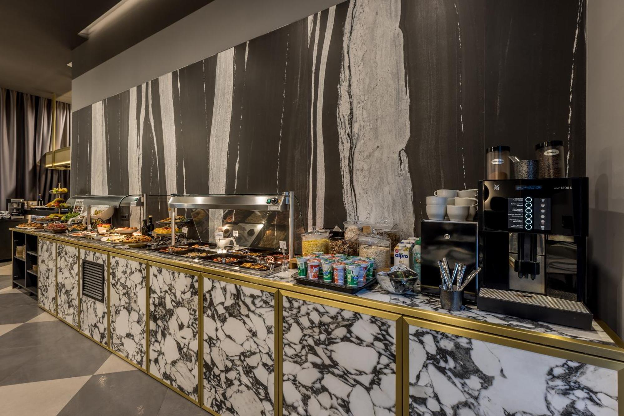 Cora Hotel Сплит Экстерьер фото